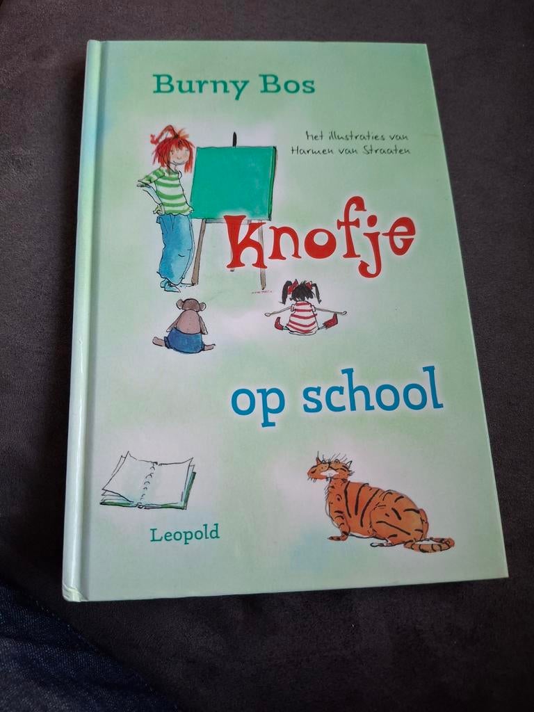 Knofje op School - Burny Bos. met cd, 5 of 6 jaar, Fictie algemeen, Jongen of Meisje, Ophalen of Verzenden