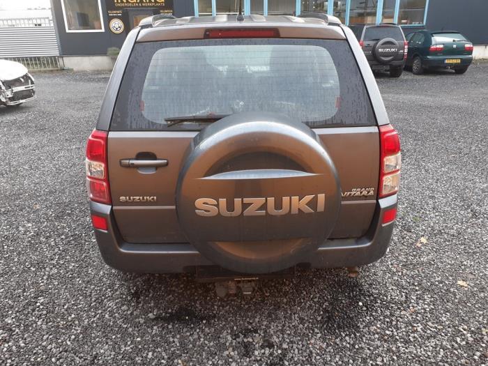 Wielcover van een Suzuki Grand Vitara (ZY4), Gebruikt, -, -, Ophalen of Verzenden
