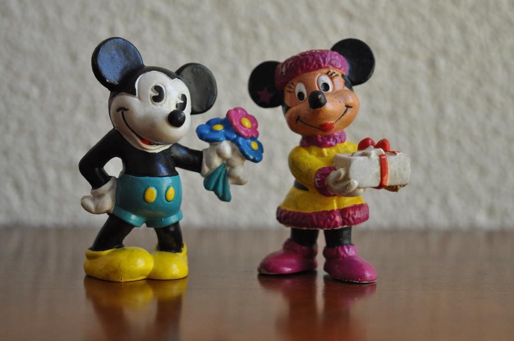 Vintage Mickey Mouse Minnie Mouse Bully 5,5 cm Cake Topper, Ophalen of Verzenden, Mickey Mouse, Beeldje of Figuurtje