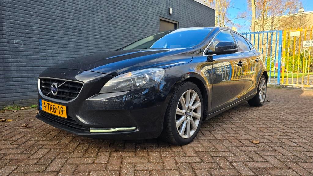 Volvo V40 1.6 T4 180PK Powershift 2014 Zwart, 4 cilinders, 179 pk, Zwart, Origineel Nederlands