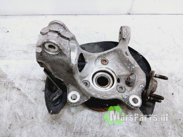 Fusee rechts-voor van een Volkswagen Golf, Gebruikt, -, Volkswagen, -