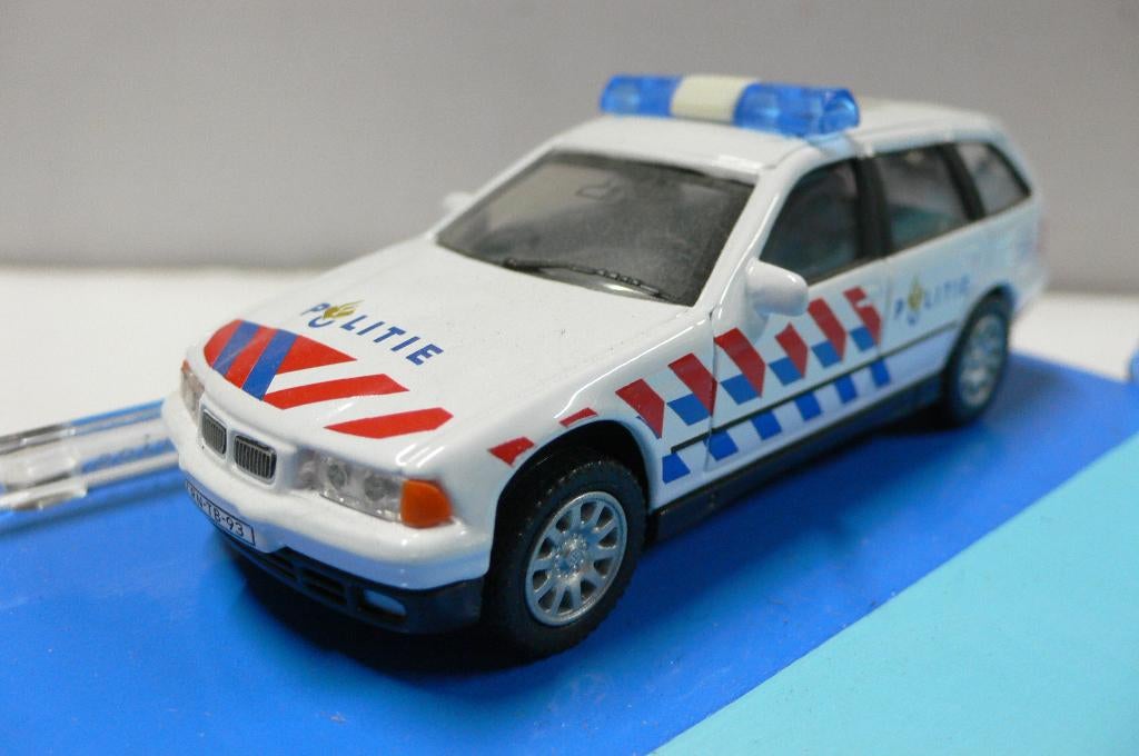 bmw 3 touring - politie -cararama - 1/43, Hobby en Vrije tijd, Modelauto's | 1:43, Verzenden, Nieuw, Auto, Overige merken