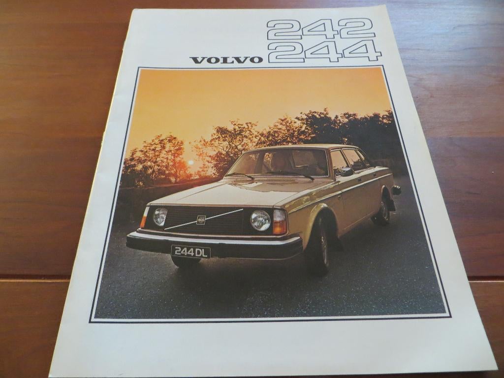 Folder Volvo 242, Volvo 244 1976, Ophalen of Verzenden, Zo goed als nieuw, Volvo
