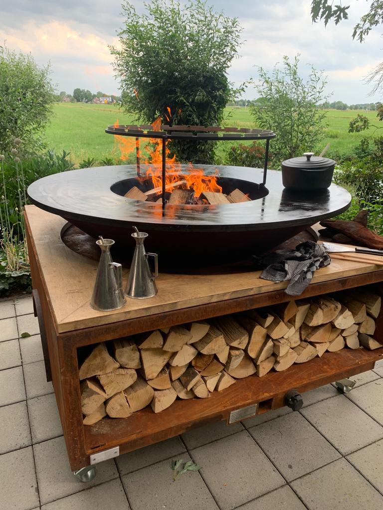 Luxe Ofyr BBQ catering / TE HUUR Ofyr XL Trailer, Kraam
