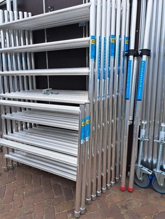 nieuwe rolsteiger Werkhoogte 10mtr met gratis verzending, Doe-het-zelf en Verbouw, Steigers, Nieuw, Ophalen of Verzenden, Euroscaffold