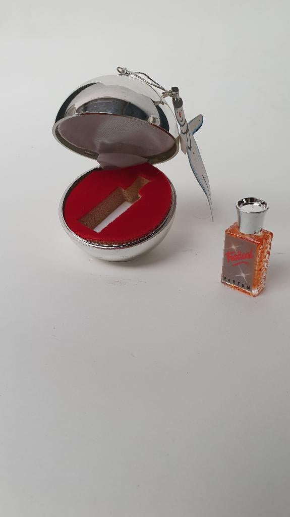 Festival parfum miniatuur in kerstbal, plastic. 1A4, Tweedehands verkoop, Tweedehands verkoop, Gebruikt, Miniatuur