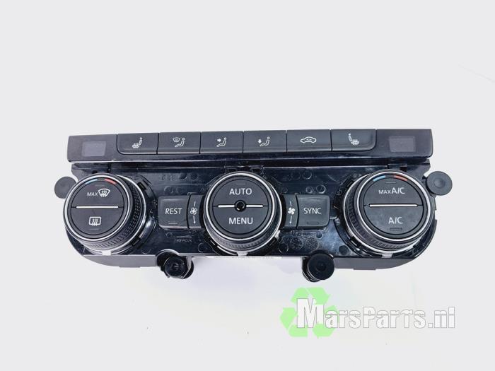 Kachel Bedieningspaneel van een Volkswagen Passat