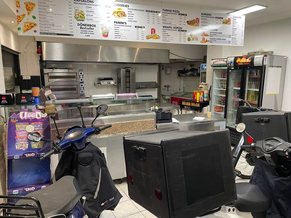 Winkel snackbar incl woning ter overname in Amsterdam