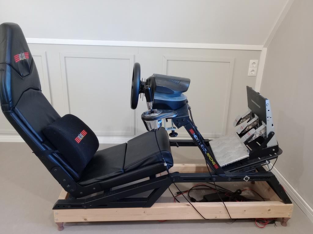 Complete Simrig: Next Level Racing F-GT + Thrustmaster T500, Spelcomputers en Games, Games | Pc, Gebruikt, Racen en Vliegen, 1 speler