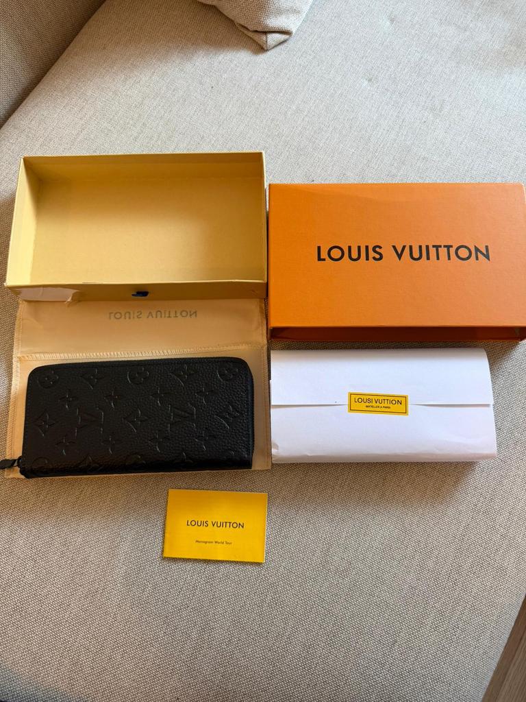 Lv portomonee zippy wallet, Ophalen of Verzenden, Zo goed als nieuw, Zwart