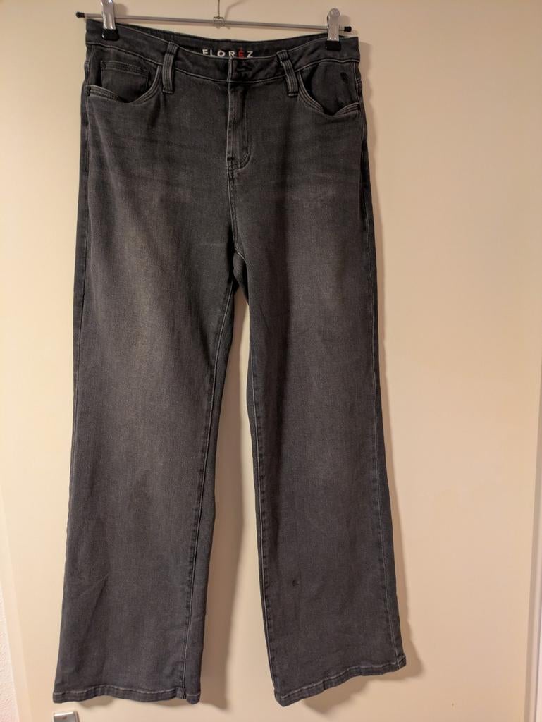 Florez spijkerbroek grijs straight maat 30 zgan, Kleding | Dames, Spijkerbroeken en Jeans, Ophalen of Verzenden, Zo goed als nieuw