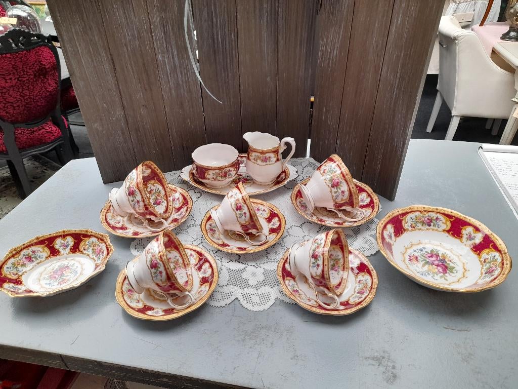 royal albert lady hamilton, Antiek en Kunst, Antiek | Servies los, Ophalen of Verzenden