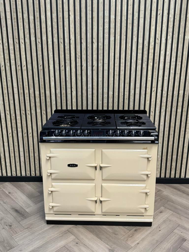Prachtig Fornuis AGA Six Four creme 4 Ovens!