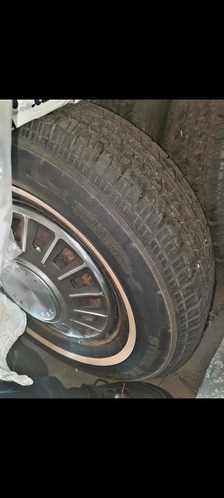 Ford Mustang '65 Banden + '67 Doppen Set, Auto-onderdelen, Banden en Velgen, 14 inch, Overige, Overige, Banden en Velgen