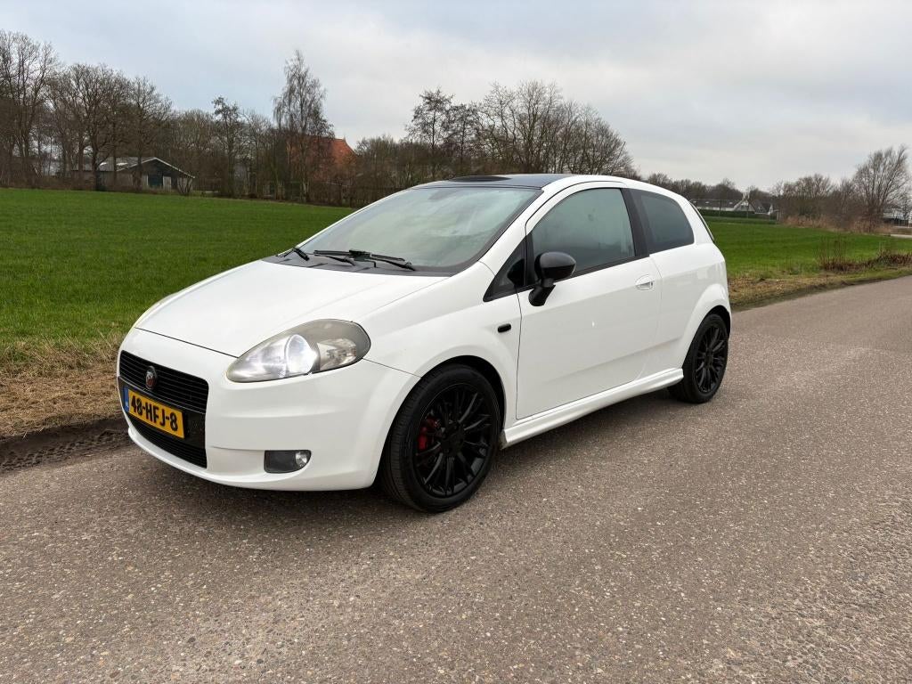 Fiat Punto abarth uitgevoerd, 1.4 16V Turbo 3DR 2008 Wit, Auto's, Fiat, Voorwielaandrijving, Metallic lak, Zwart, 4 cilinders