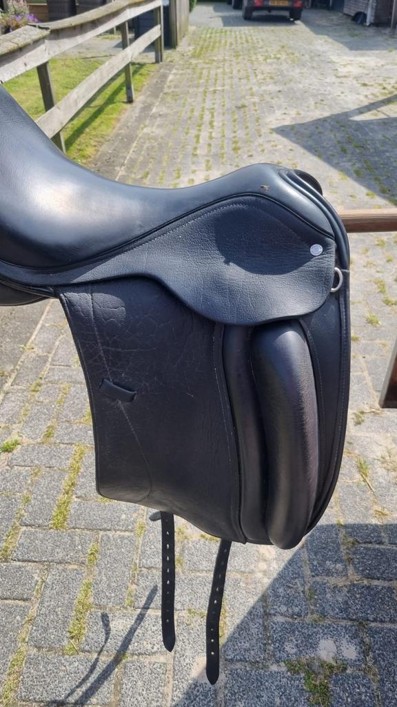 Dressuurzadel Custom Wolfgang 17,5 inch, Ophalen of Verzenden, Dressuur