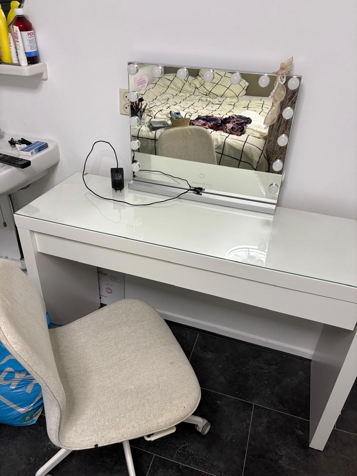 Witte make-up tafel met spiegel en bureaustoel, Huis en Inrichting, 100 tot 150 cm, Ophalen of Verzenden, Zo goed als nieuw, Minder dan 100 cm