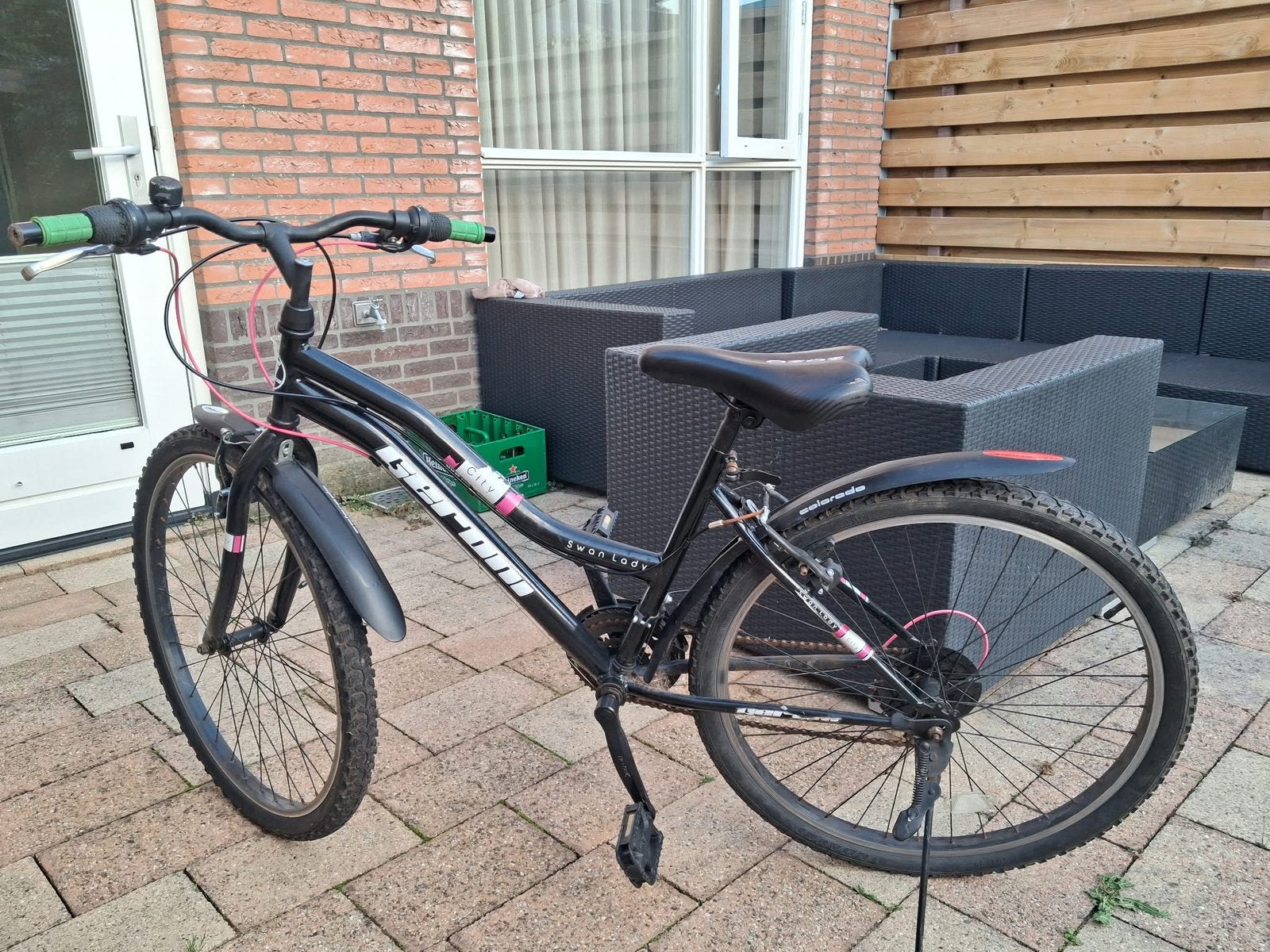 Geroni Swan Lady 24 inch - 21 versnellingen - Zwart Roze, Fietsen en Brommers, Gebruikt, Velgrem, Dames, Geen vering