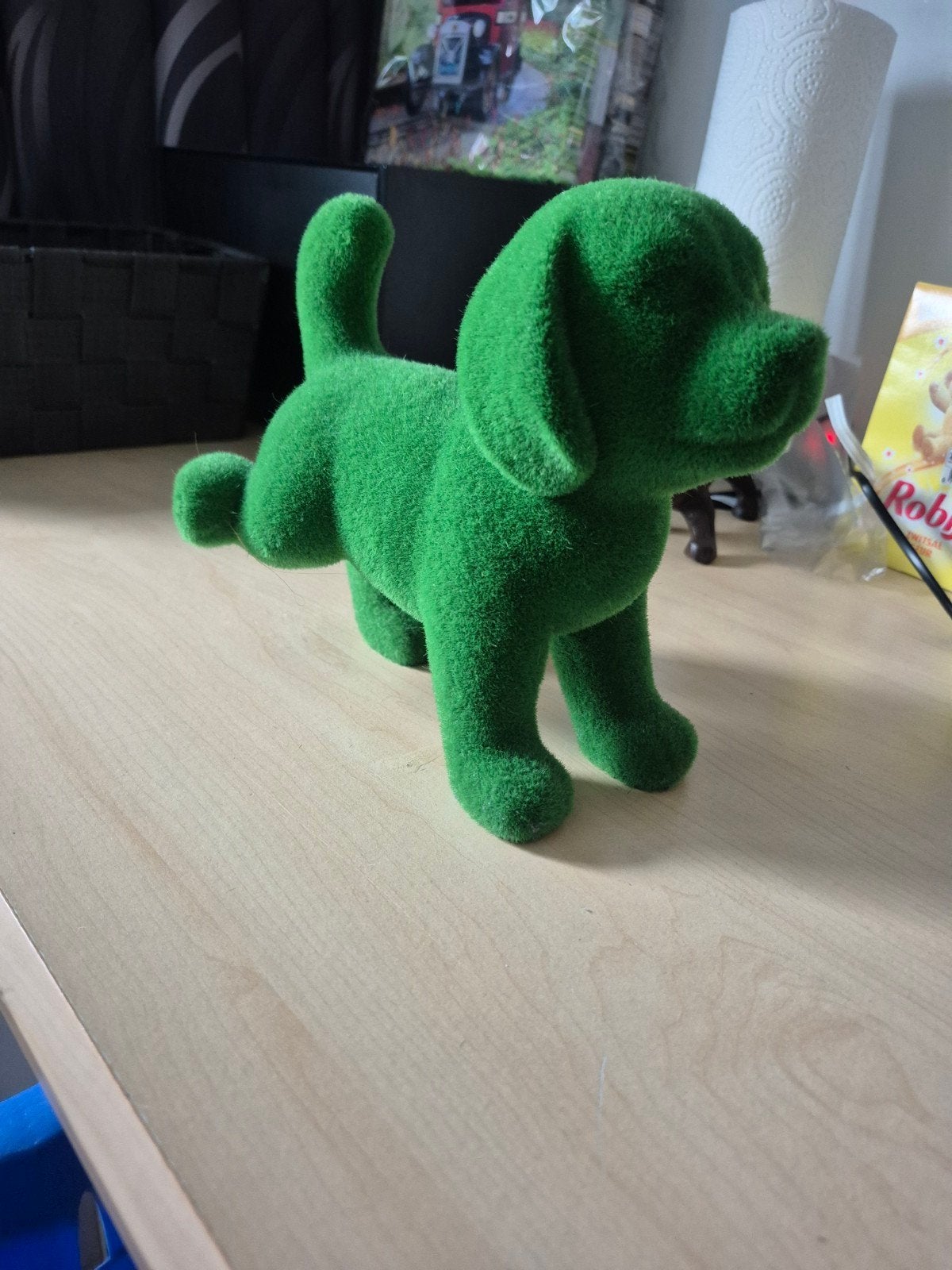 Decoratie hond kunstgras voorjaar, Ophalen of Verzenden, Zo goed als nieuw, Hond of Kat, Beeldje of Figuurtje