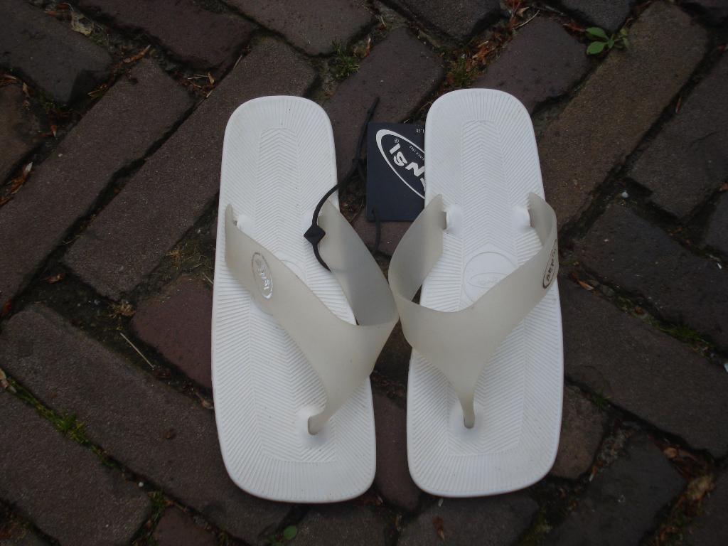 SENSI SLIPPERS WIT 37 NU GRATIS VERZENDING PER POST, Slippers, Verzenden, Wit, Nieuw
