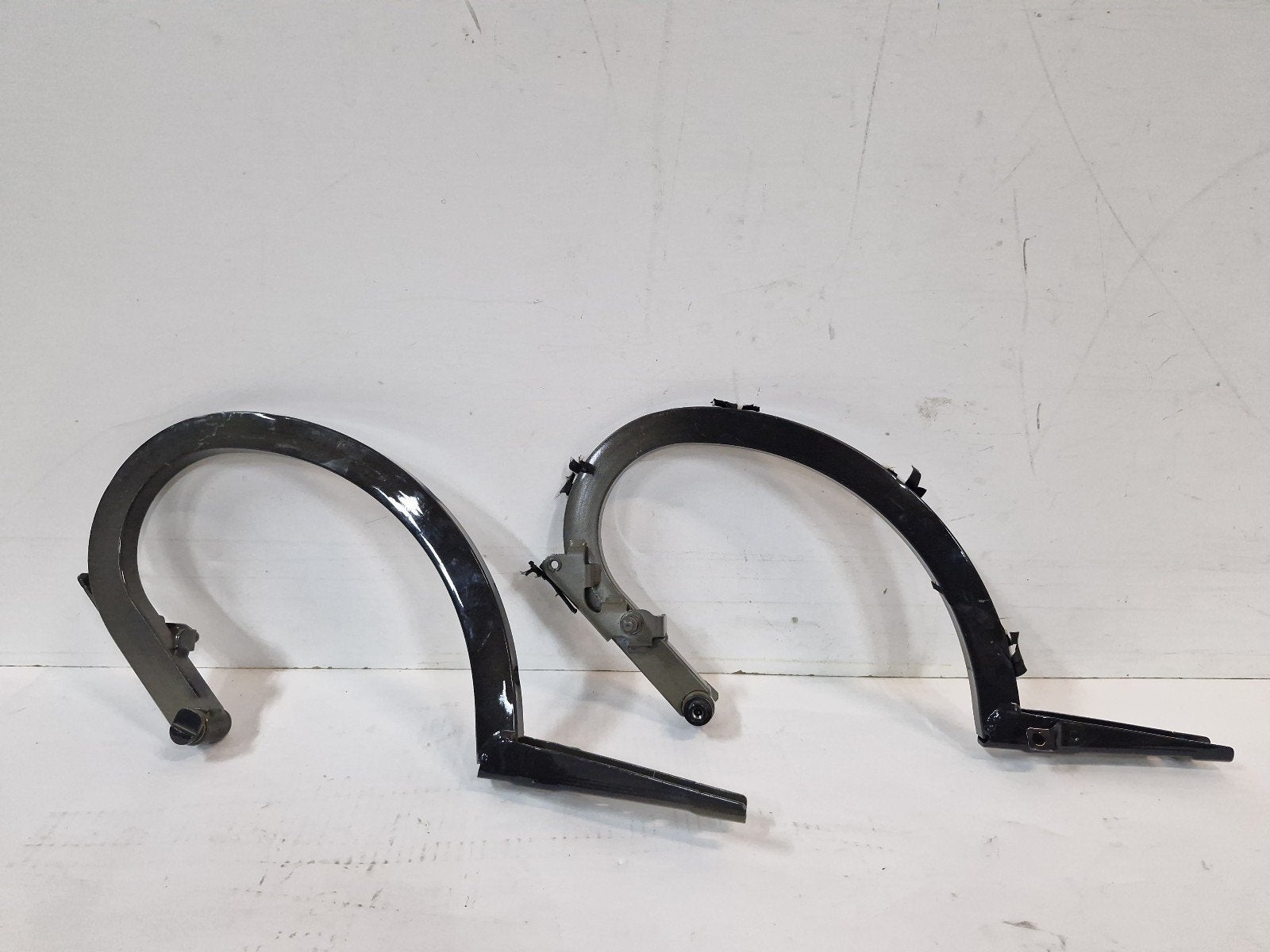 SCHARNIER BMW 3 serie (G20) (41007481967|41008494431), Gebruikt, BMW, Petuelring 130
80809  München, DE, Bayerische Motoren Werke AG