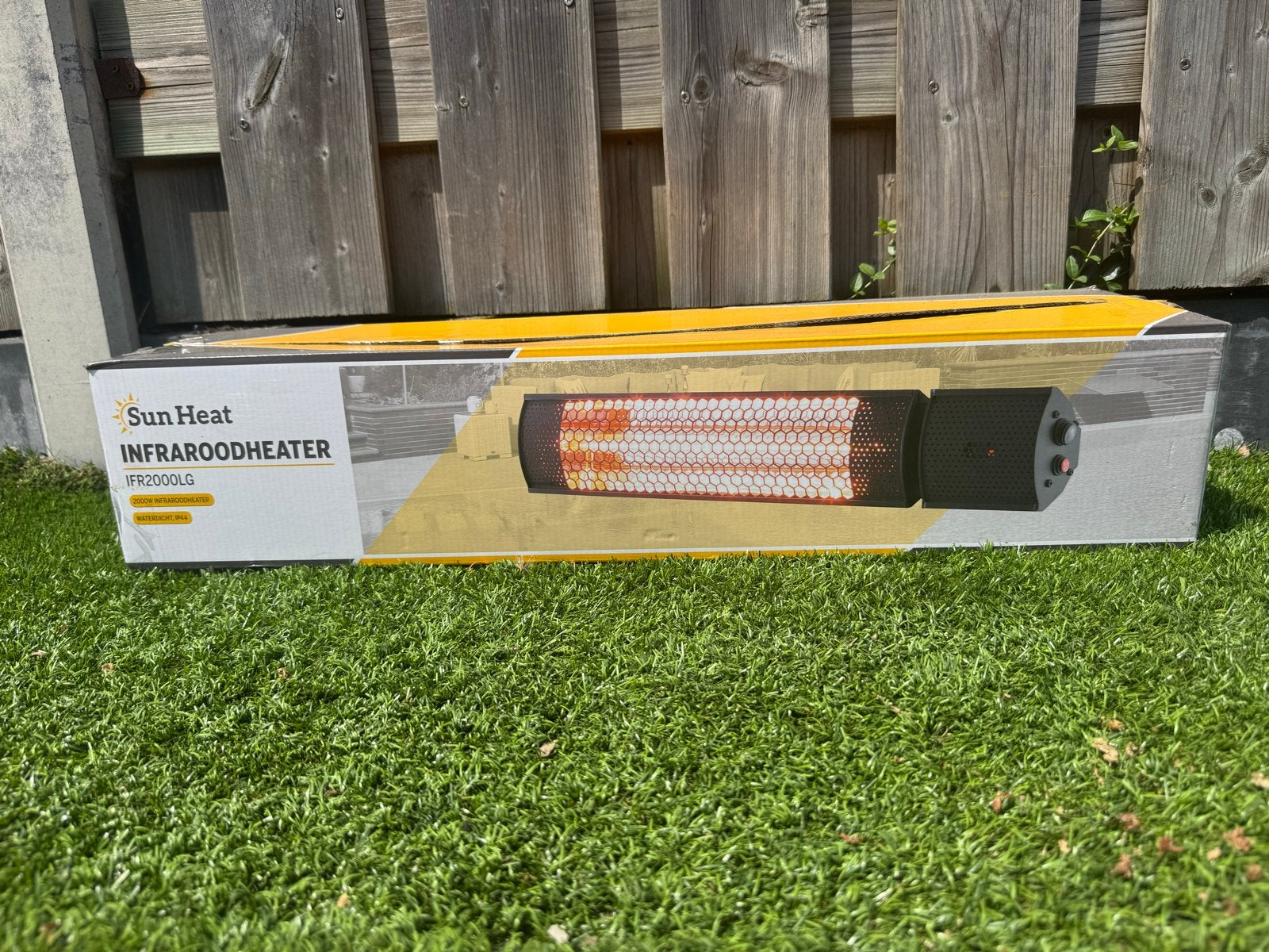 Nieuwe Sun Heat Infraroodheater IFR2000LG - 2000W, Doe-het-zelf en Verbouw, Minder dan 30 cm, Ophalen of Verzenden, 60 tot 150 cm