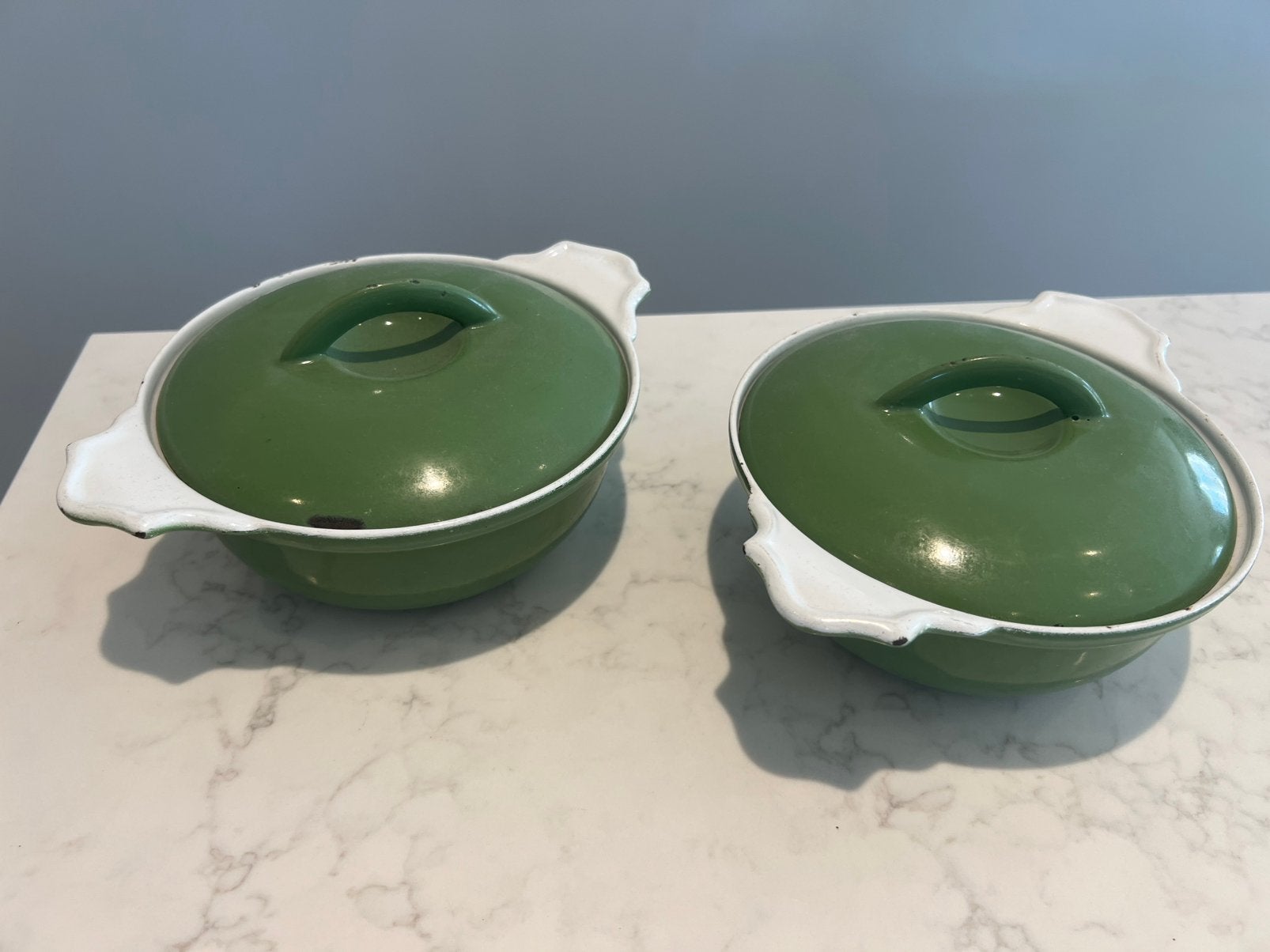 Sale: Vintage Setje gietijzeren pannetjes 16 cm, Gebruikt, Met handvatten, Ophalen of Verzenden, Le Creuset