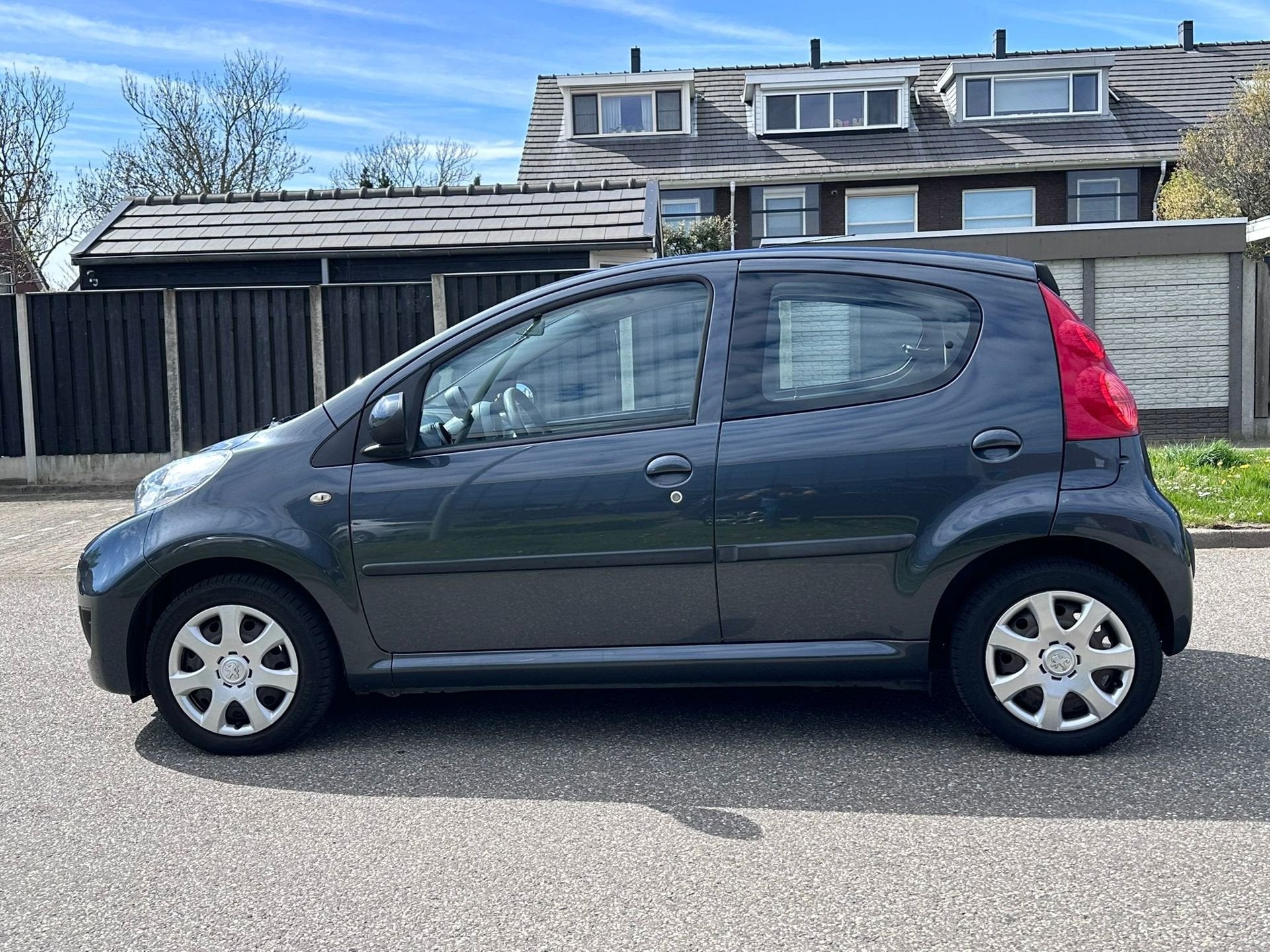 Peugeot 107 1.0-12V Sublime 1e Eigenaar*5DR*Airco*Trekhaak*N, Voorwielaandrijving, Gebruikt, 4 stoelen, 68 pk