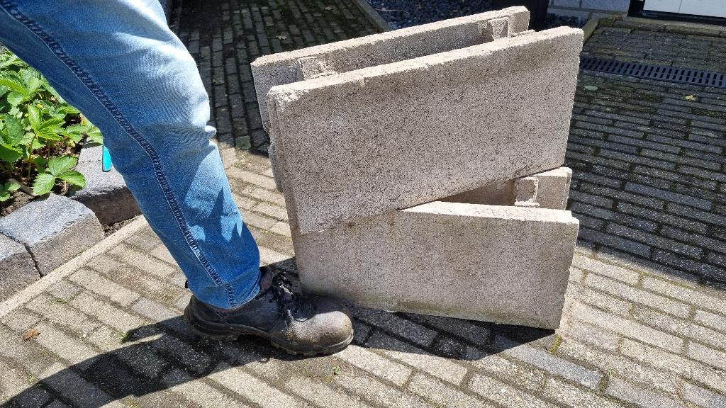 Gratis Muur- of Stapelelementen voor tuin, Tuin en Terras, Tegels en Klinkers, Ophalen, Gebruikt, Overige typen, Minder dan 5 m²