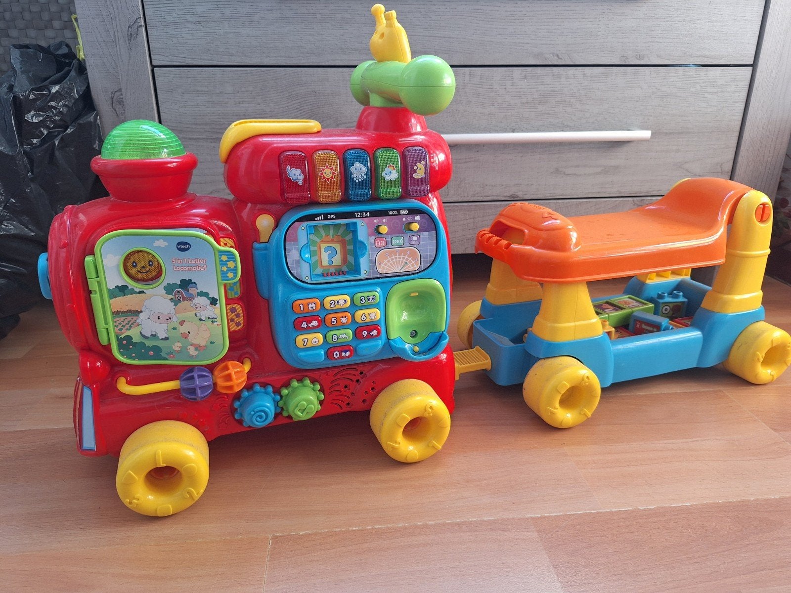 vtech leertrein, Kinderen en Baby's, Ophalen, Gebruikt, 6 maanden tot 2 jaar