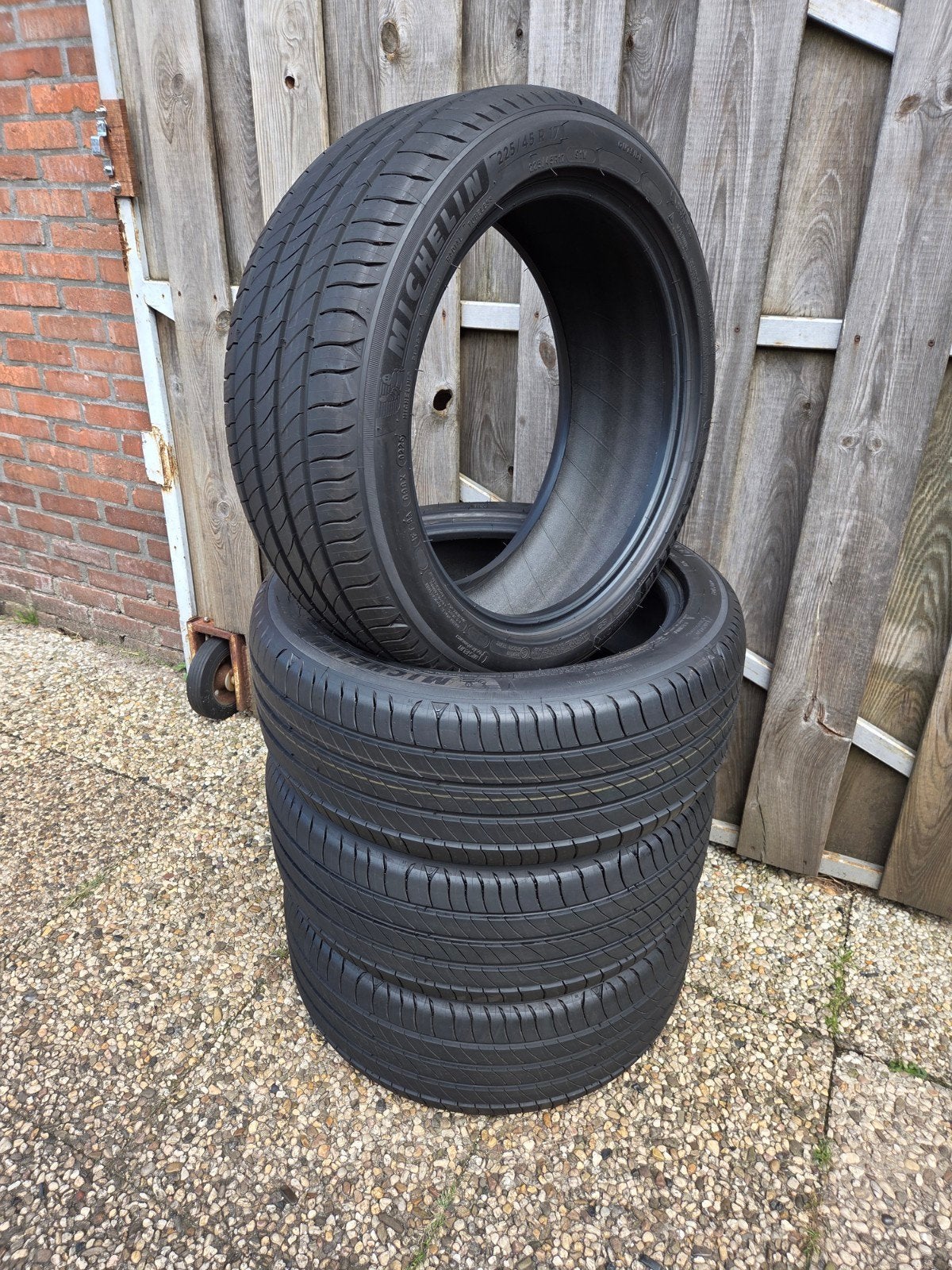 225 45 17 michelin zomerbanden demo! 325,- euro incl montage, Nieuw, 17 inch, Ophalen of Verzenden, Band(en)