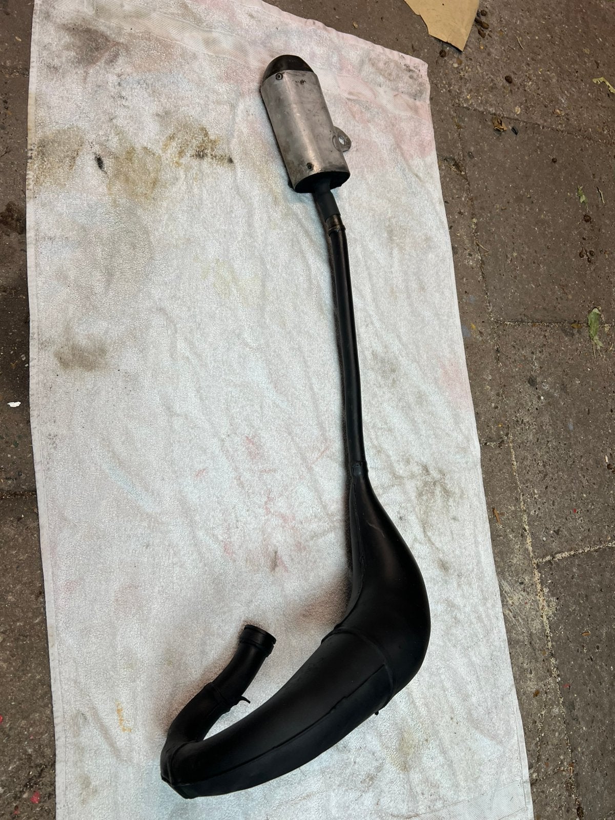Suzuki rm80/rm85 uitlaat orgineel, Fietsen en Brommers, Ophalen of Verzenden, Zo goed als nieuw, Uitlaat