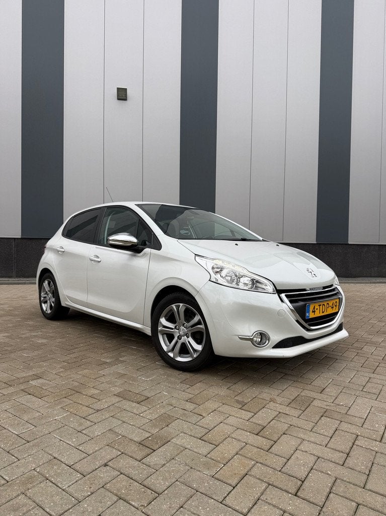 Peugeot 208 1.2 VTi 82pk 5Deurs 2014 NAP, Auto's, Peugeot, Voorwielaandrijving, Euro 5, Stof, Gebruikt