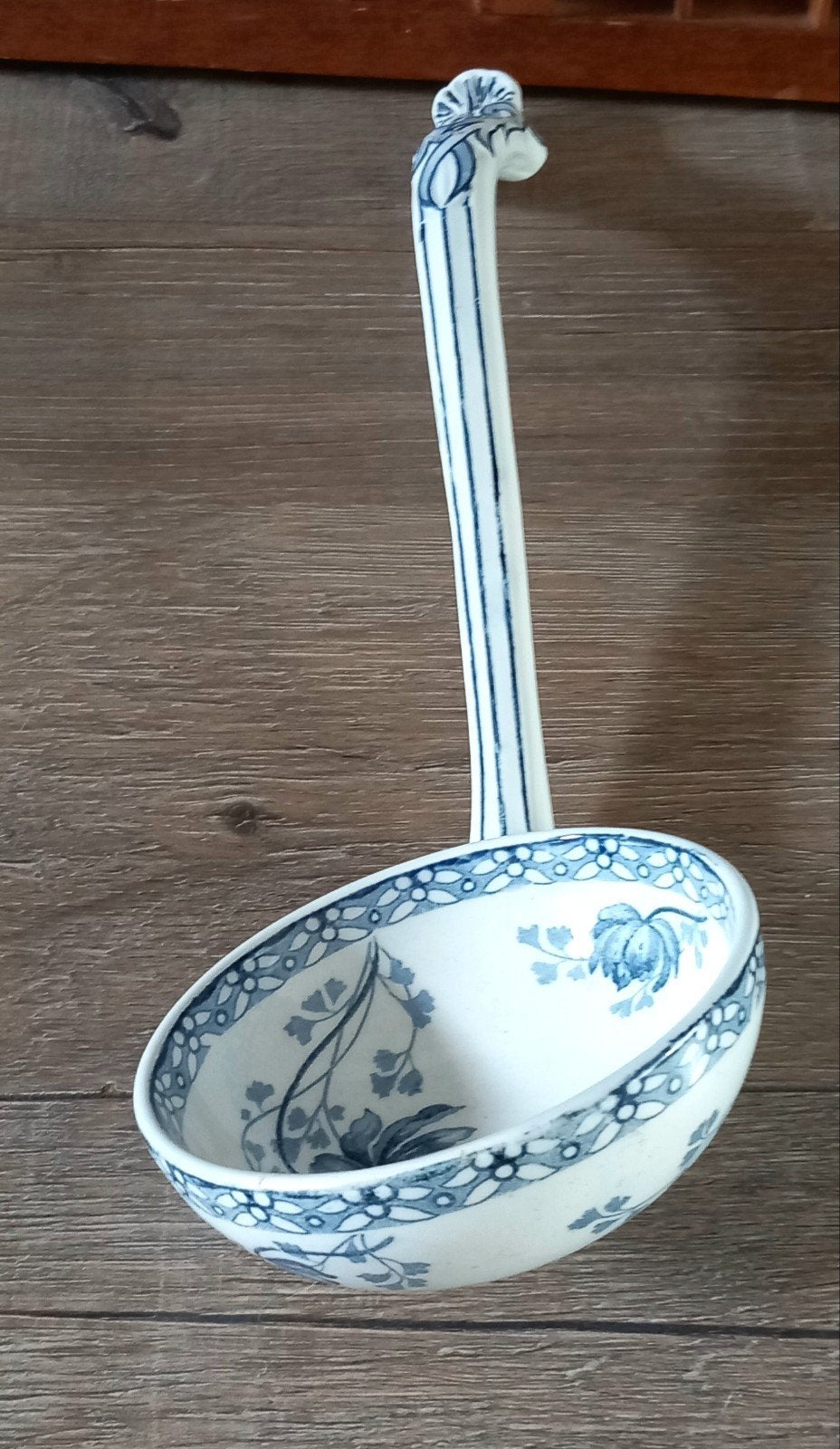 Mooi bewerkte soeplepel, Ophalen, Zo goed als nieuw, Aardewerk, Overige stijlen