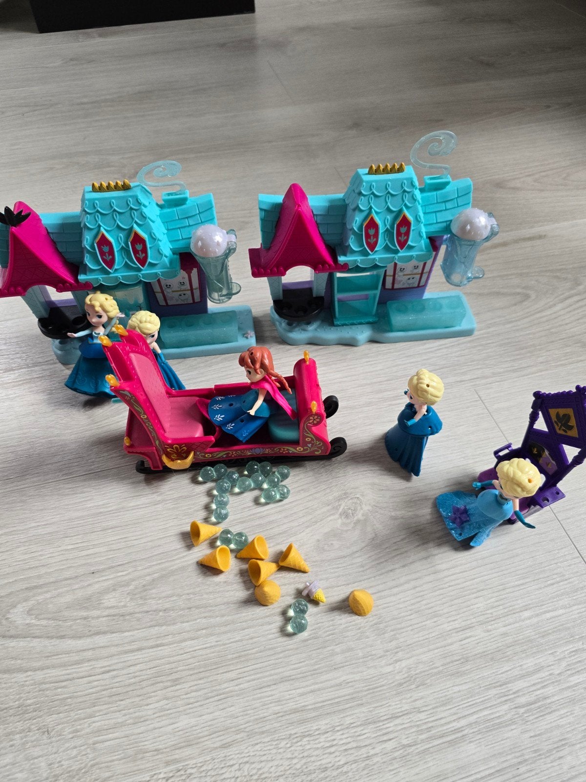 Disney Frozen Speelset met Poppen en Accessoires, Ophalen of Verzenden, Gebruikt, Meisje