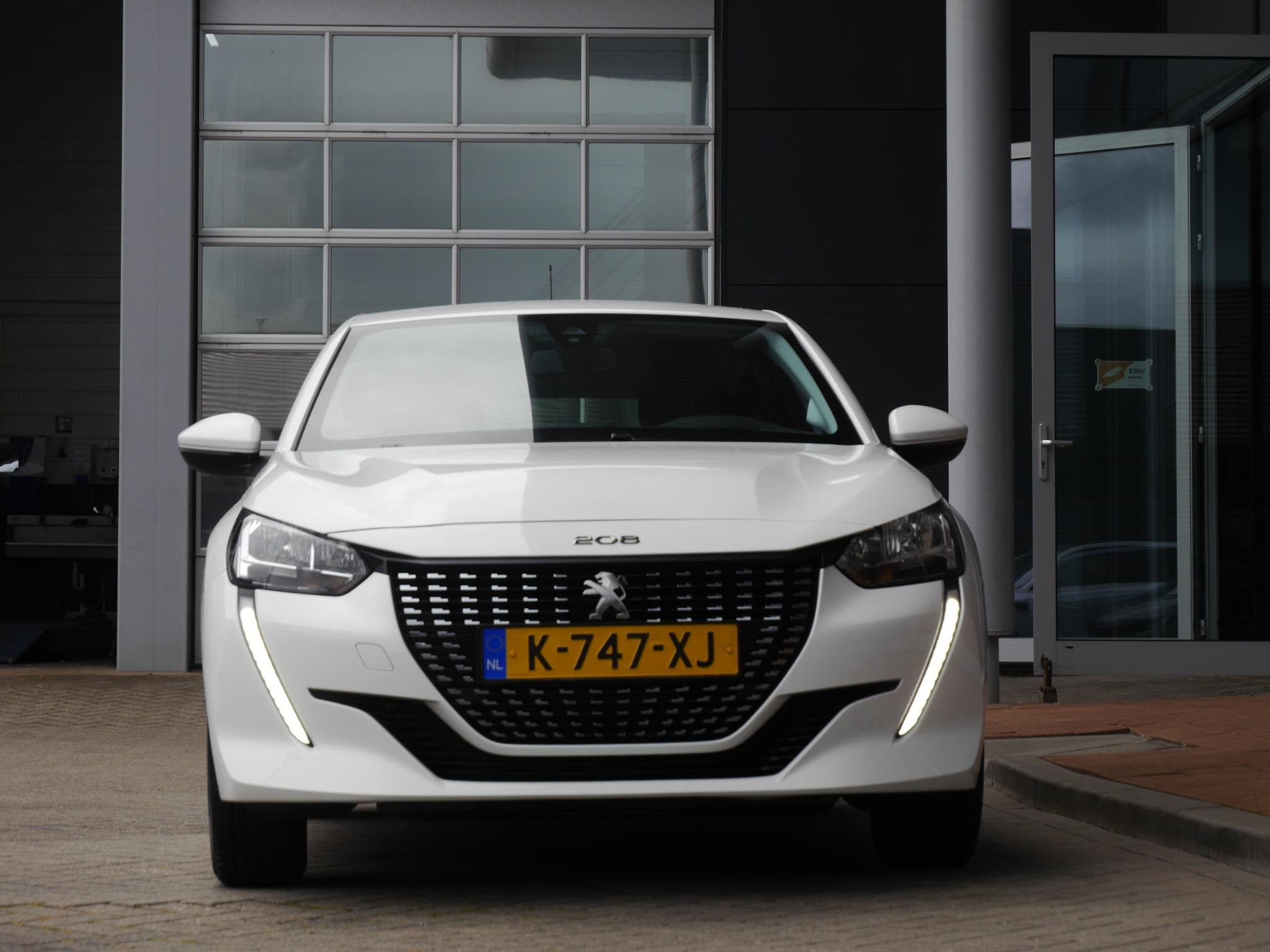 Peugeot 208 1.2 PureTech Active | Trekhaak | Dealer onderhou, Voorwielaandrijving, Stof, Euro 6, 1199 cc