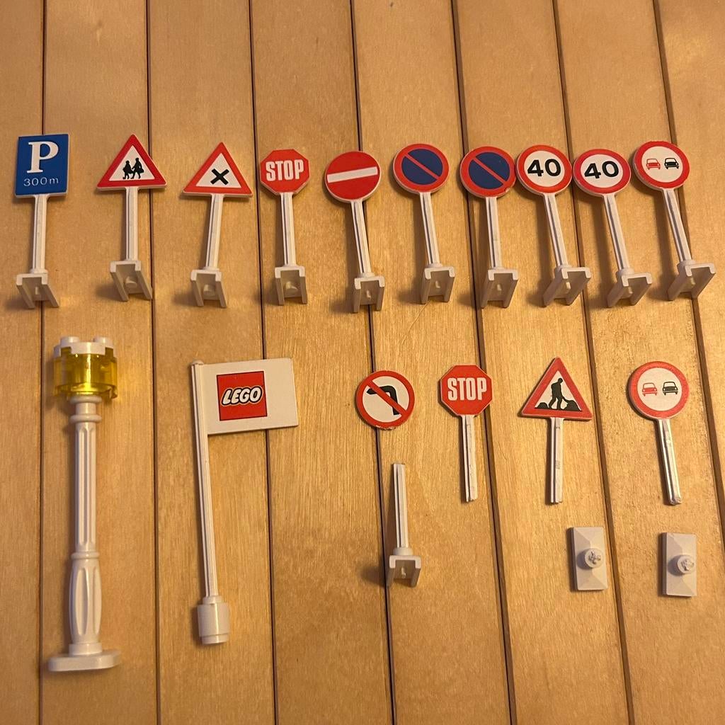 Vintage LEGO city Verkeersborden, Jaren '80, 19 Delig, Ophalen of Verzenden, Gebruikt, Lego