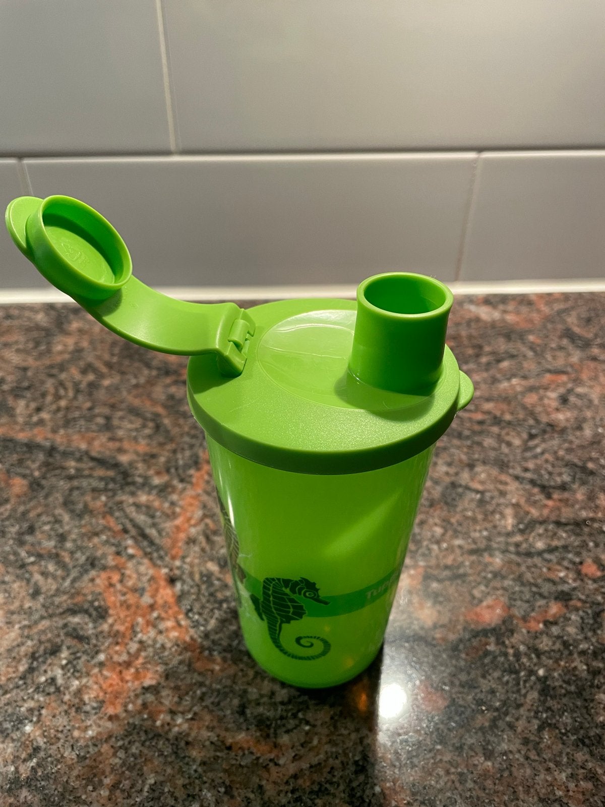 Tupperware Drinkbeker Groen met Zeepaardje, Huis en Inrichting, Keuken | Tupperware, Beker of Kan, Ophalen of Verzenden, Zo goed als nieuw