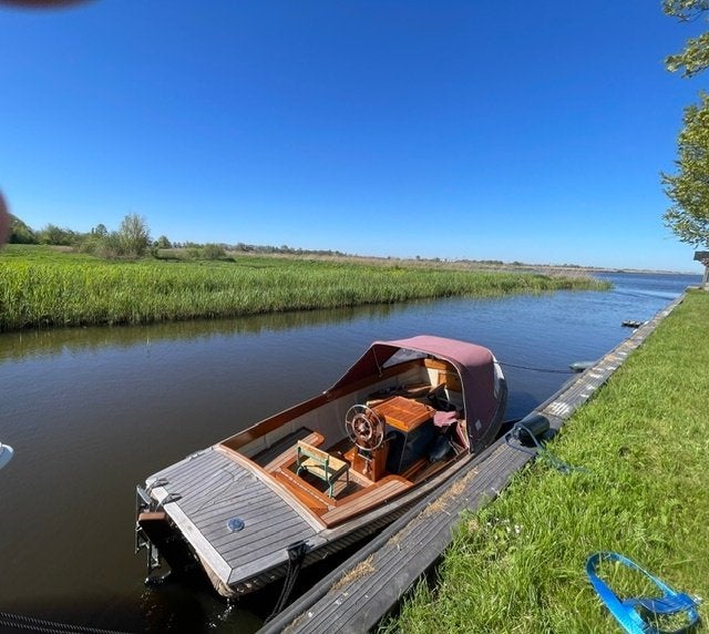 Sloep Wellevlet, Afdekzeil, Binnenboordmotor, Diesel, Vlet