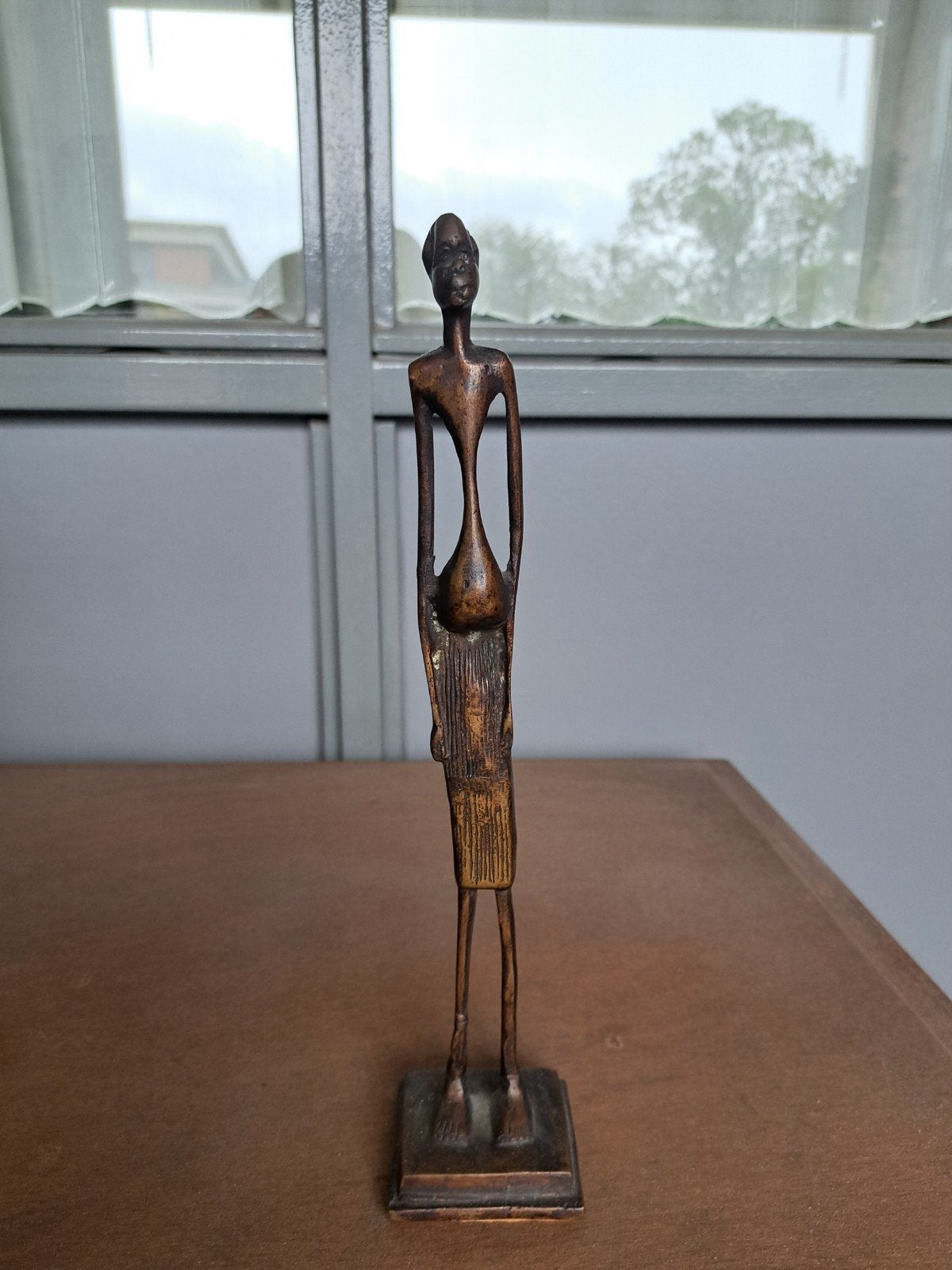 Vintage Afrikaans Bronzen Beeldje - Vrouw met Waterkruik, Antiek en Kunst, Kunst | Beelden en Houtsnijwerken, Handgemaakt, Ophalen of Verzenden