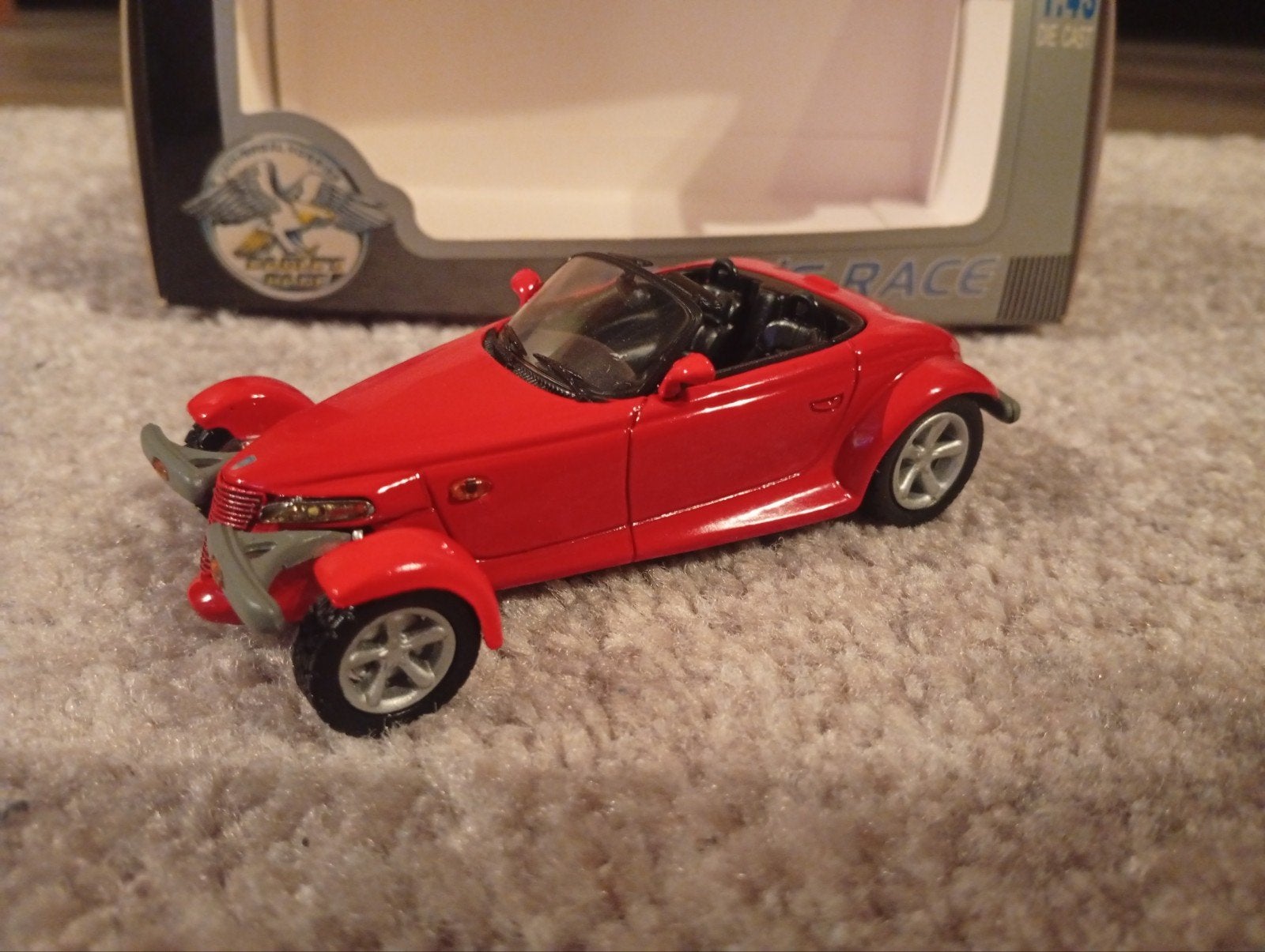 Universal hobbies Plymouth Prowler 1:43, Ophalen of Verzenden, Zo goed als nieuw, Tractor of Landbouw, Universal Hobbies