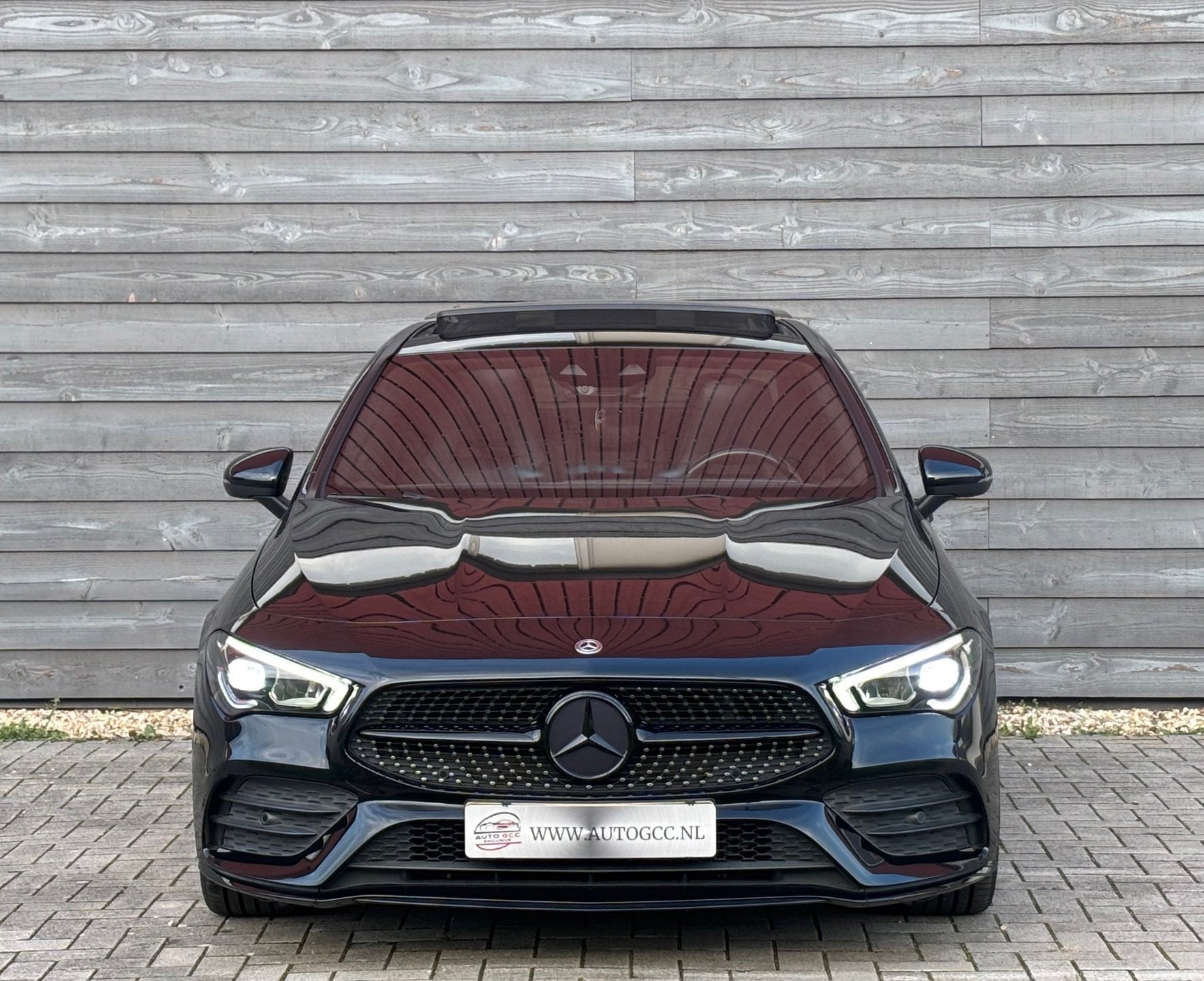 Mercedes-Benz CLA-klasse 180 AMG LINE PANO NAP KEYLESS CAMER, Auto's, 136 pk, Euro 6, 4 cilinders, Zwart