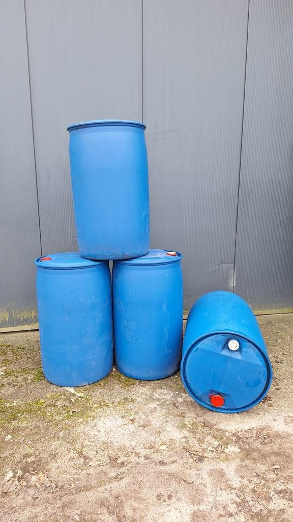 Blauwe 200 liter vaten met 2 Schroefdeksel regenton, 150 liter of meer, Ophalen of Verzenden, Zo goed als nieuw, Kunststof