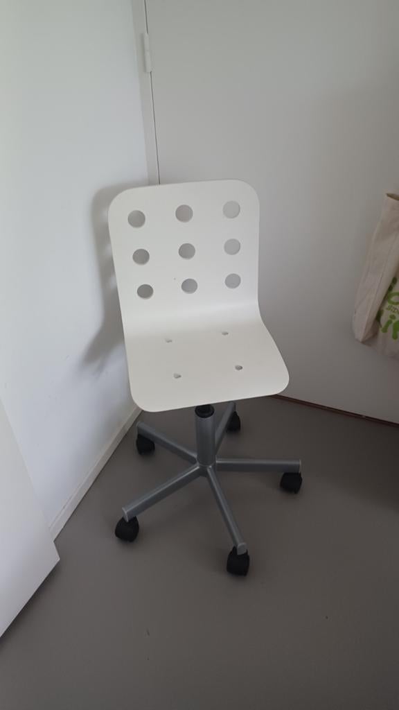 Ikea kinderbureaustoel, Huis en Inrichting, Bureaustoelen, Ophalen, Gebruikt, Wit