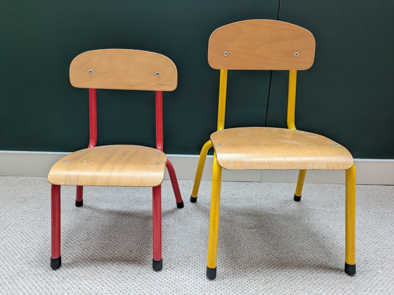 Stevige stoeltjes voor peuters in twee maten, Ophalen, Gebruikt, Twee, Rood