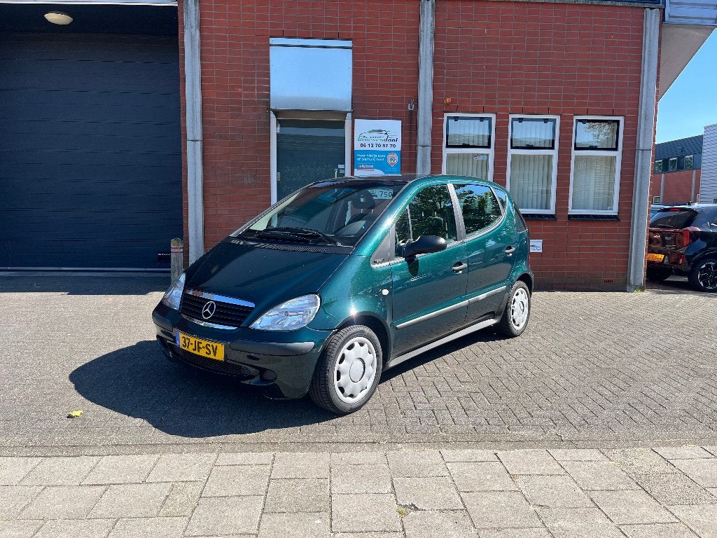 Mercedes-Benz A-Klasse 1.4 A140, 2002, Groen, Lage KM stand!, Auto's, Mercedes-Benz, Stof, 4 cilinders, Elektrische ramen, 400 kg