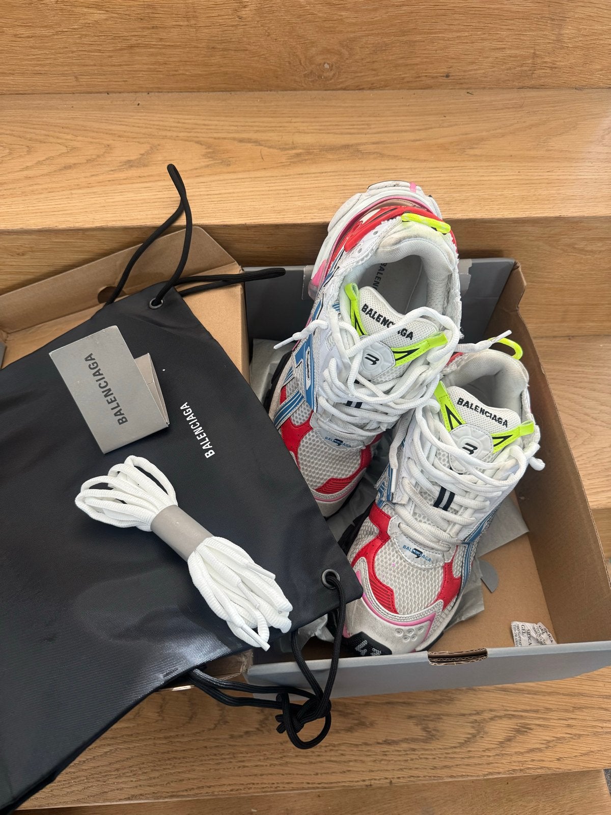Balenciaga Runners - Zo goed als nieuw (maat 43), Kleding | Heren, Ophalen of Verzenden, Zo goed als nieuw, Overige kleuren, Sneakers of Gympen