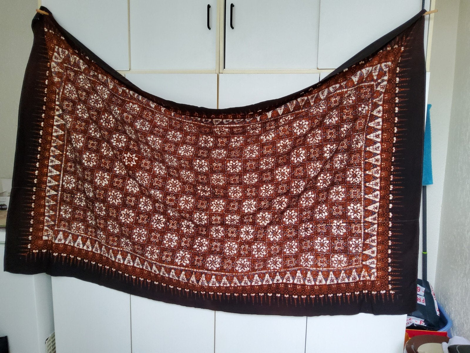 Vintage Batik Sarong/Wandkleed - Bruin/Wit Patroon 136 x216, Antiek en Kunst, Ophalen