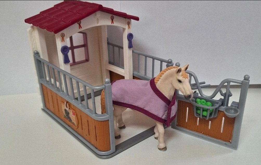 Schleich paardenbox met een prachtige Lusitano merrie., Ophalen of Verzenden, Zo goed als nieuw