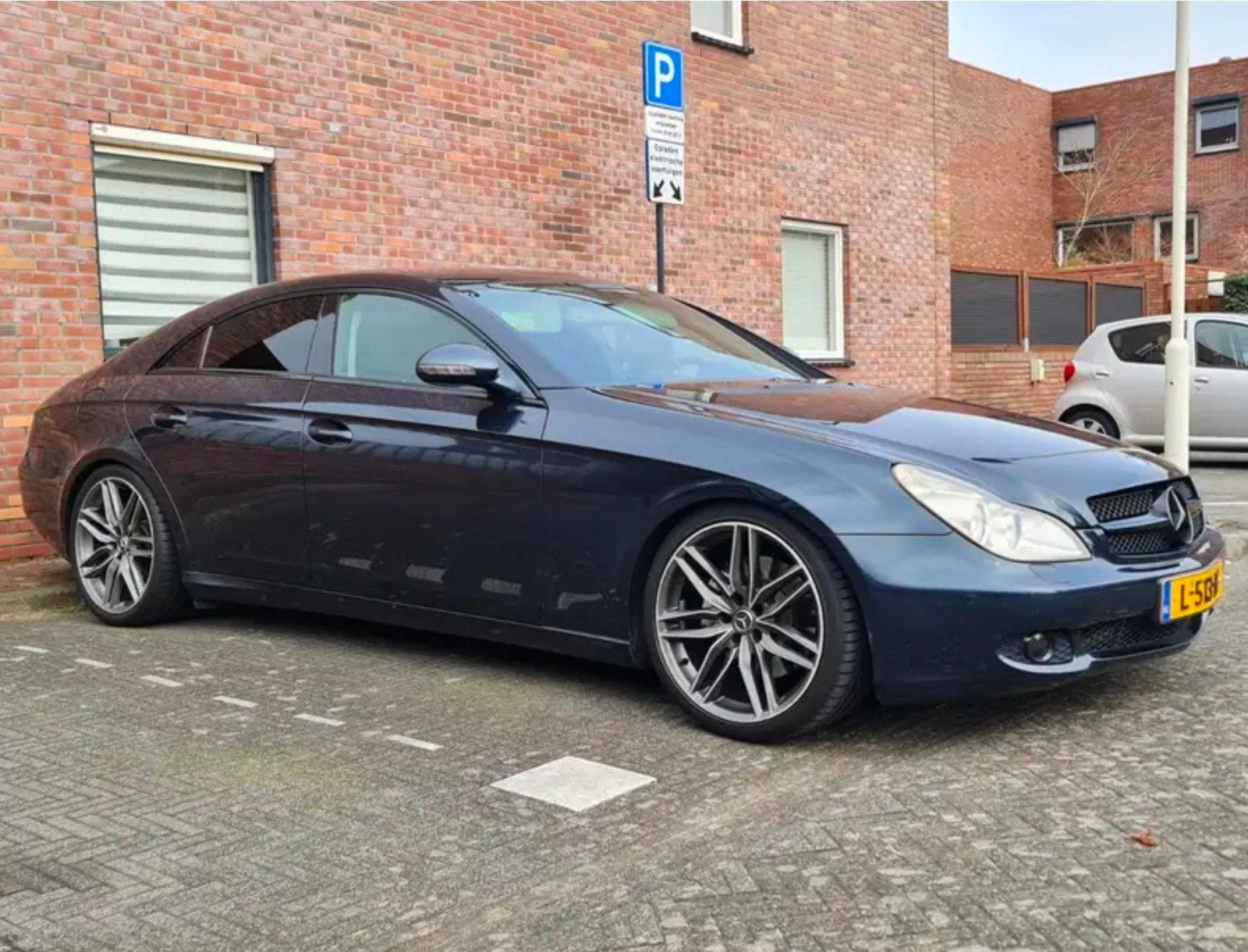 Mercedes cls350 metalic dark blue., Auto's, Mercedes-Benz, Automaat, Achterwielaandrijving, Overige modellen, Grijs